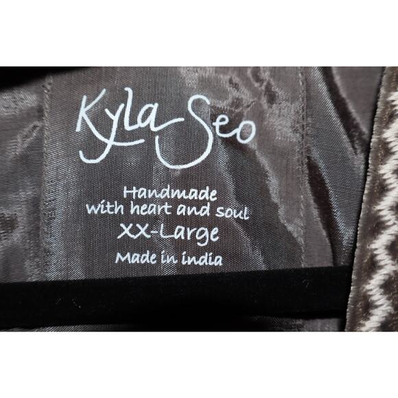 Kayla Seo size xxl embroidered velvet kimono NWOT - Picture 4 of 9